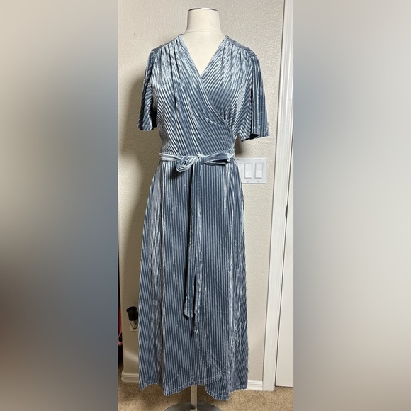 Elegant Simplee Plus, Steel Blue Ribbed Velour High Low Wrap Dress. Short Sleeve - Picture 12 of 16